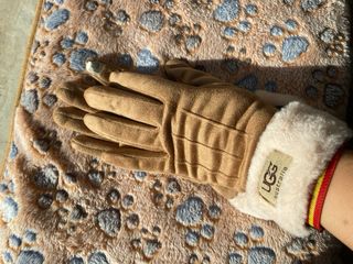 Guantes UGG Beige/Marrón con Forro de Pelo
