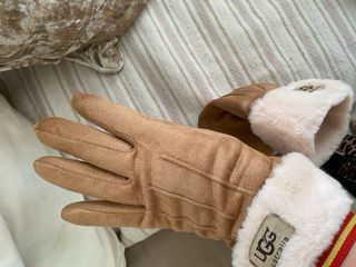 Guantes UGG Beige/Marrón con Forro de Pelo