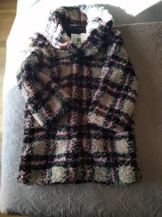Abrigo niña invierno cuadros. Talla 9/10. 140cm