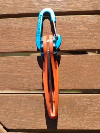 Navaja Petzl Y mosqueton