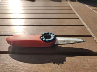 Navaja Petzl Y mosqueton