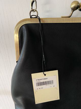 Borsetta nera con catena Nuova