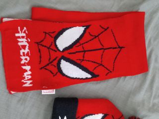 Bufanda y gorro Spiderman