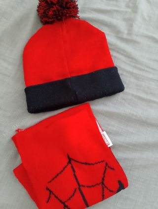 Bufanda y gorro Spiderman