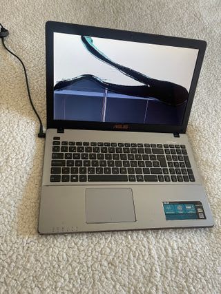 Portátil ASUS F550C para piezas