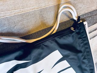 Sacca sportiva Nike nera con logo bianco