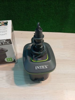 Hinchador eléctrico a pilas, Intex