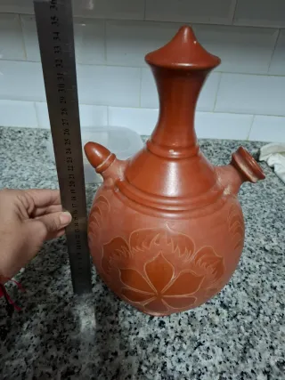 Botijo de cerámica decorado