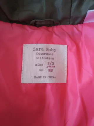 Abrigo unisex capucha Zara Talla 2/3. 98cm.