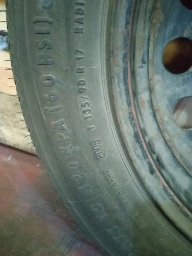 Rueda de repuesto BMW X3 (2005)