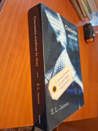 CINCUENTA SOMBRAS DE GREY