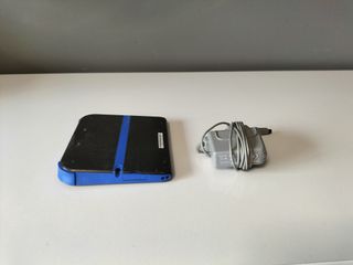 Nintendo 2DS Negra-Azul + Cargador