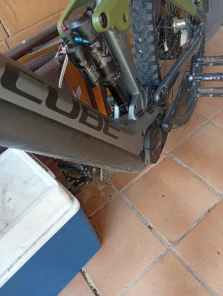 Bicicleta Cube Híbrida 140