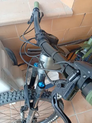 Bicicleta Cube Híbrida 140