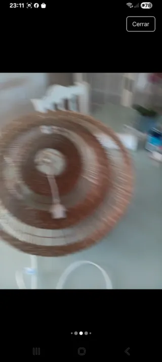 Lámpara de mimbre estilo cesto