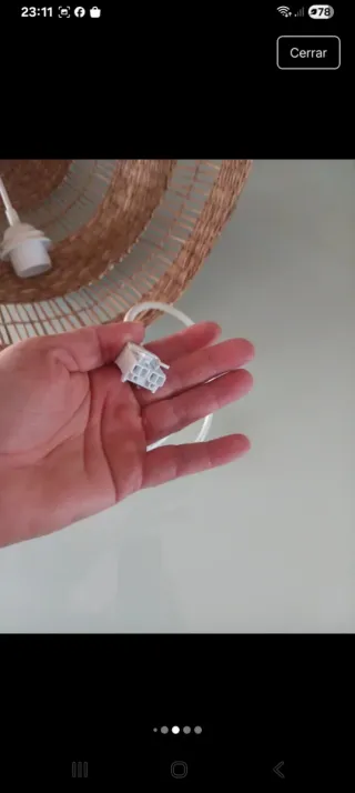 Lámpara de mimbre estilo cesto