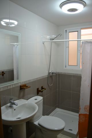 SE ALQUILA HABITACION