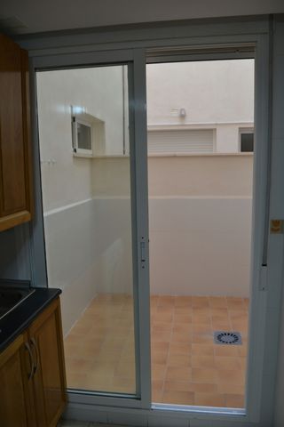 SE ALQUILA HABITACION