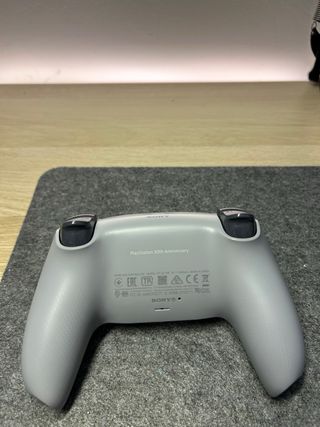 Mando PS5 30 aniversario