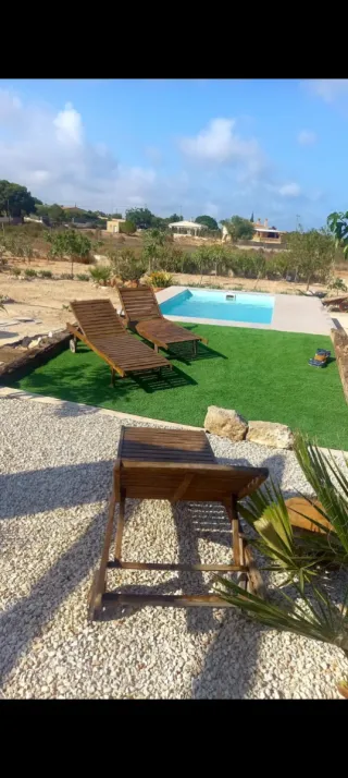 Piscinas de poliéster azul o blanco.