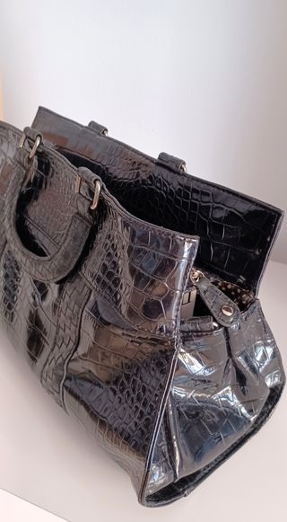 Elegante bolso de Adolfo Domínguez. IMPECABLE