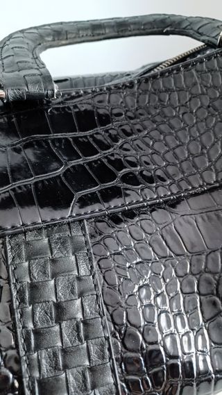 Elegante bolso de Adolfo Domínguez. IMPECABLE