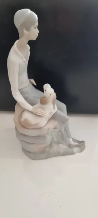 Figura Lladro Chico con Perro