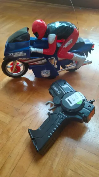 Moto teledirigida Xtreme Rider con mando
