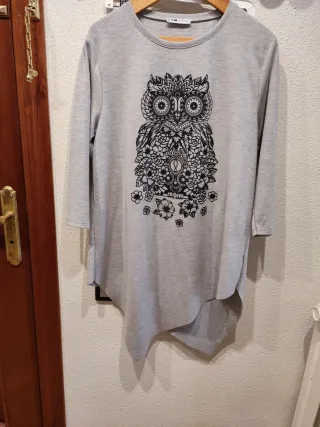 Camiseta larga gris con estampado de búho XXL