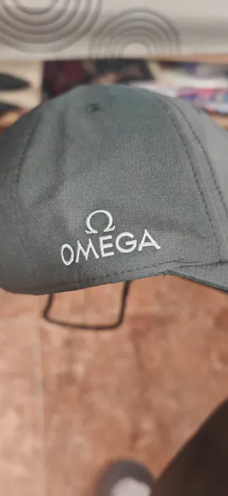 Gorra SLAM Negra con Logo Emirates y Toyota