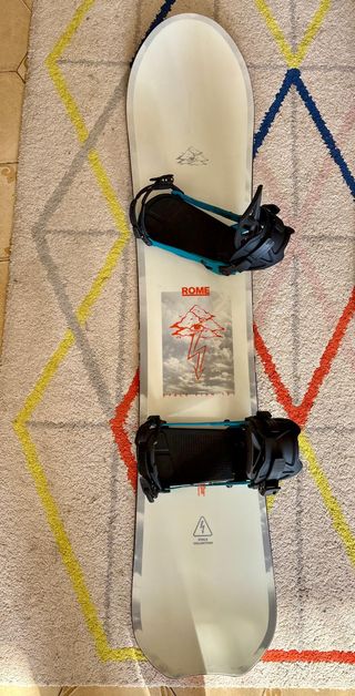 Tabla de Snowboard Rome Stale Fish + fijaciones