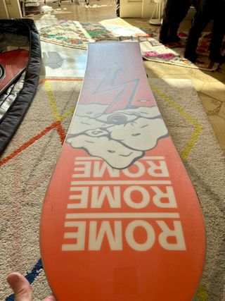 Tabla de Snowboard Rome Stale Fish + fijaciones