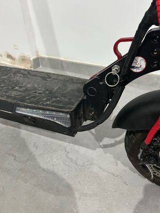 Patín Eléctrico rojo