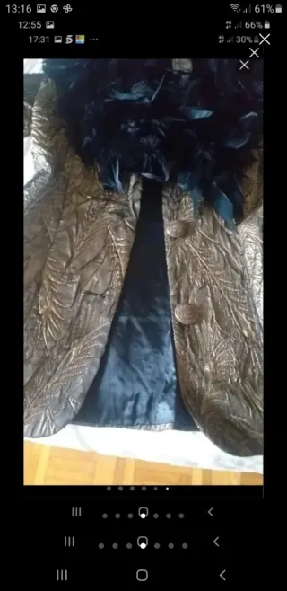 Americana Josefina Ábalos con Plumas