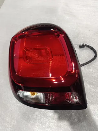 Piloto trasero izquierdo