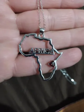 Colgante Plata Ley S925 África con un granate