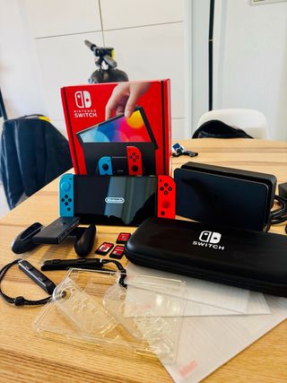 Nintendo Switch OLED + 3 giochi + Accessori