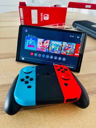 Nintendo Switch OLED + 3 giochi + Accessori