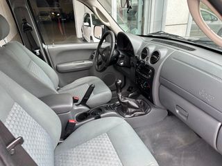 JEEP Cherokee 2.5 CRD Sport 2005