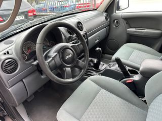 JEEP Cherokee 2.5 CRD Sport 2005