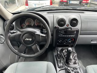 JEEP Cherokee 2.5 CRD Sport 2005