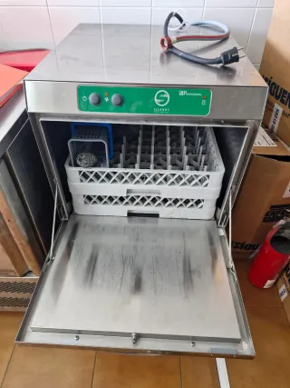 Lavavajillas Silanos con bomba de salida