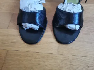 Sandalias negras Piel