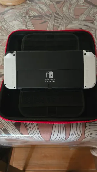 Nintendo Switch OLED Bianca + giochi