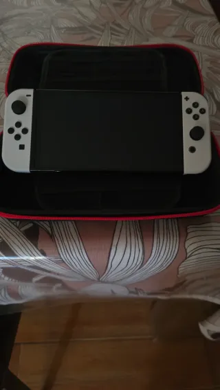 Nintendo Switch OLED Bianca + giochi