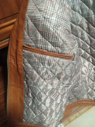 Chaqueta de cuero marrón