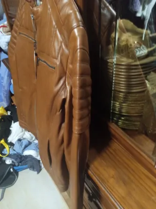 Chaqueta de cuero marrón