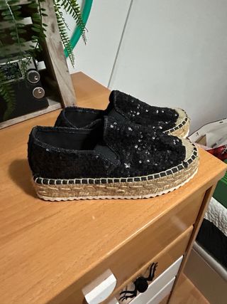 Alpargatas negras con lentejuelas
