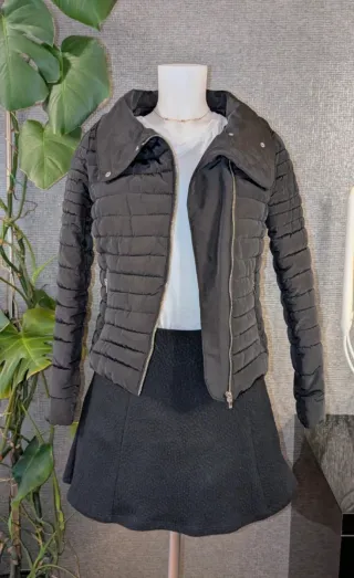 Cazadora acolchada negra