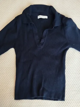 Camiseta Bershka azul marino talla S